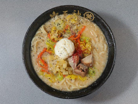 酒粕味噌らぁ麺 950円