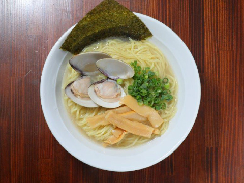 ハマグリ入り塩ラーメン 900円